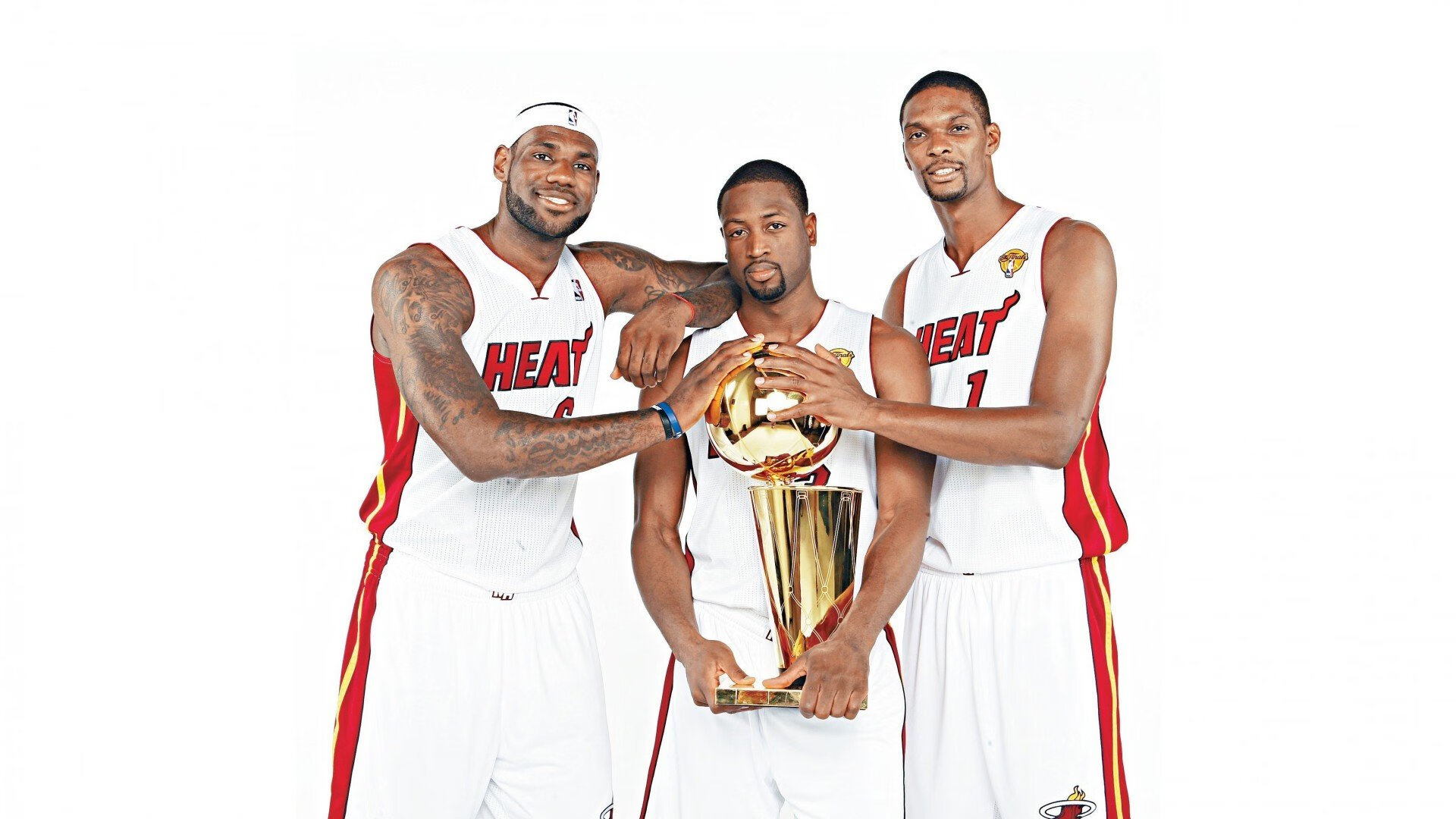 球队在攻防两端取得平衡，胜率稳步上升，篮球进攻区域联防常用的战术阵型有哪些