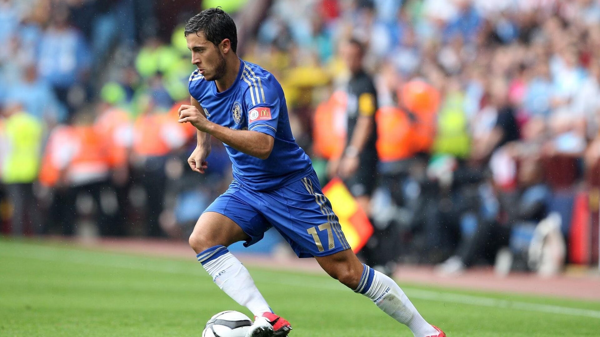 3球1助攻引爆关注，17岁锋线新星成切尔西拜仁争夺焦点，拜仁4-1切尔西